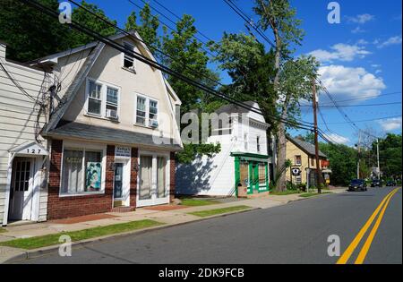 BERNARDSVILLE, NJ -30 MAY 2020- View of downtown Bernardsville, a small town located in Somerset County, New Jersey. Stock Photo