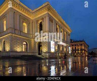 Vienna, Albertina, modern Art Museum, house of Wiener Musikverein (right), 01. Old Town, Wien, Austria Stock Photo