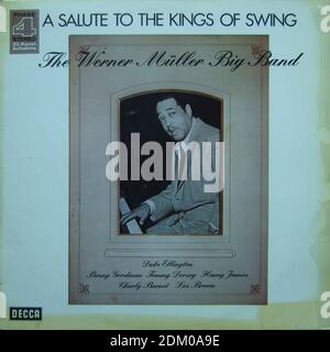 The Werner Muller Big Band - A Salute To The Kings Of Swing - Duke Ellington, Benny Goodman, Tommy Dorsey, Harry James, Charly Barnet, Les Brown, Decca SLK 16 892-P, Phase4 - Vintage vinyl album cover Stock Photo