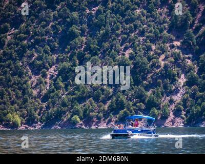 flaming gorge boat rental dutch john