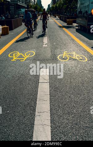 The Berlin Pilot Project Of The Car-free Shopping And Promenade In Friedrichstrasse In Mitte, Germany Stock Photo