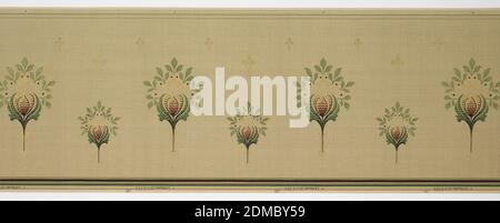 Frieze, Machine-printed paper, Alternating large and small stylized flowers. Printed in metallic greens and golds on background simulating a weave., USA, 1905–1915, Wallcoverings, Frieze Stock Photo