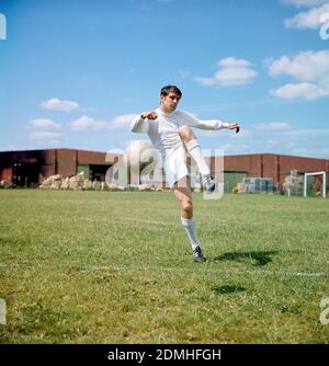 File photo dated 01-07-1969 of Norman Hunter, Leeds United Stock Photo