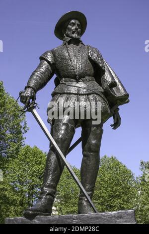 LONDON, UNITED KINGDOM - May 22, 2010: Statue of Sir Walter Raleigh in Greenwich Park Stock Photo