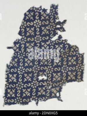 Textile, Medium: cotton Technique: resist-printed on plain weave, Simple floral motifs within a grid of dots. White design on blue ground., India, 15th–18th century, printed, dyed & painted textiles, Textile Stock Photo