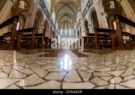 View of the interior of the church of the Sacred Heart of Jesus in Pescara Stock Photo