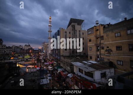 Khan Younis, Gaza Strip, Palestinian Territories. 17th Dec, 2020. People do shopping before 2 days of curfew imposed to stem the spread of coronavirus (COVID-19) pandemic in Khan Younis, In Southern Gaza Strip. Credit: Ahmad Salem/ZUMA Wire/Alamy Live News Stock Photo