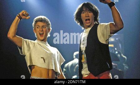 BILL & TED'S EXCELLENT ADVENTURE 1989 MGM film with Alex Winter at left and Keanu Reeves Stock Photo