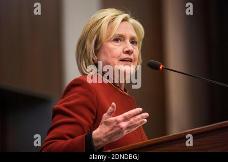 Former U.S. Secretary of State Hillary Clinton speaks at the Toner Prize & Celebration in Washington, DC, USA, March 23, 2015. The annual prize is given by Syracuse University for the best political reporting in the last year in honor of former New York Times reporter Robin Toner. Photo by Brooks Kraft/Pool/ABACAPRESS.COM Stock Photo