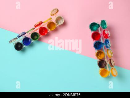 Paint pallet hi-res stock photography and images - Alamy