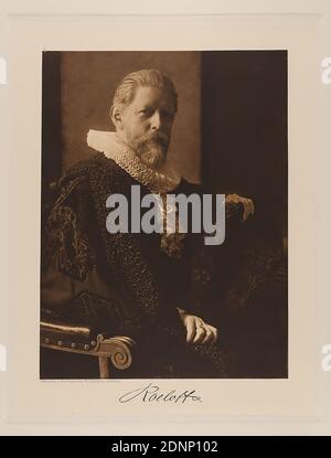 Rudolph Dührkoop, syndicus H. A. Roeloffs from the portfolio Hamburgische Männer und Frauen am Anfang des XX. Jahrhunderts, paper, heliogravure, picture size: height: 22,00 cm; width: 16,20 cm, signed: recto below the picture: Exposed signature of the sitter, inscribed: recto: engraved on printing plate, below the picture: photograph and photogravure R. Dührkoop, Hamburg, top left above picture 51; top right in the corner in lead:22, stamp: recto: handwritten addition: Inv.Nr. and reference to repro, portrait photography, portrait, half profile (three-quarter view) Stock Photo