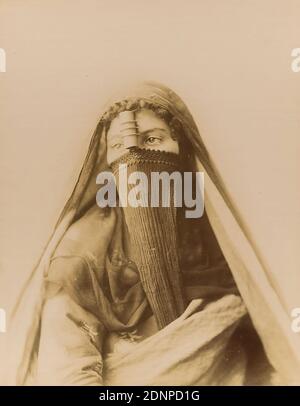 Hippolyte Arnoux, female portrait, albumin paper, black and white positive process, image size: height: 27.3 cm; width: 21.8 cm, unmarked, travel photography, portrait photography, woman, portrait, accessories, accessories of clothing Stock Photo