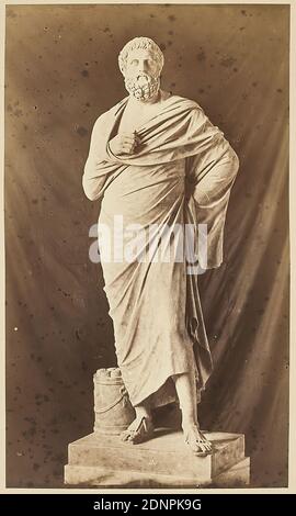 Sophocles, Vatican Museums, Collections of Classical Antiquities, Rome, albumin paper, black and white positive process, image size: height: 36.00 cm; width: 21.00 cm, numbered: u. center of the image: exposed: 25, sculpture, sculpture, sculpture art, scholar, philosopher, man, Sophocles Stock Photo