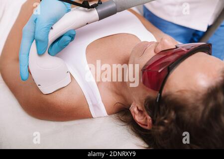 The Procedure For Removing Hair On The Body Of A Woman In A Cosmetology Clinic Laser Hair Removal Stock Photo Alamy