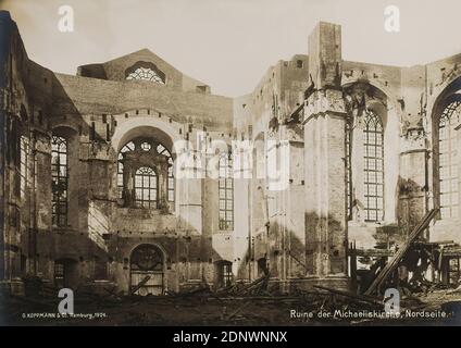 Georg Koppmann, Ruins of St. Michael's Church, northern side from the St. Michaelis Memorial Folder, State Picture Gallery Hamburg, Collection on the History of Photography, silver gelatin paper, black and white positive process, image size: height: 17.8 cm; width: 24 cm, inscribed: recto u.: einbelichtet: G. KOPPMANN & Co. Hamburg 1906. ruin of the Michaeliskirche, north side, architectural photography, reporting photography, ruin church, monastery, hist. Building, locality, street, church interior, historical event, situation, Hamburg Stock Photo