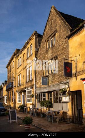 UK, Gloucestershire, Chipping Campden, Upper High Street, businesses in attractive old stone buildings, Michael’s Restaurant in Woolmarket Stock Photo