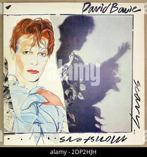 DAVID BOWIE SCARY MONSTERS (AND SUPER CREEPS) LYRICS SLEEVE 12 vLP VINYL  - Vintage Vinyl Record Cover Stock Photo