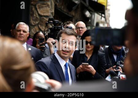 New York, USA. 29th Apr, 2019. Presidential candidate and the former Mayor of South Bend Indiana meets with Reverend Al Sharpotn at Sylvias restaurant on April 29, 2019 in Harlem New York(Photo by John Lamparski/SIPA USA) Credit: Sipa USA/Alamy Live News Stock Photo