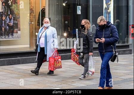 Shoppers on Northumberland Street in Newcastle upon Tyne on Black Friday Stock Photo