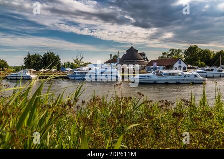 UK England Norfolk Broads Acle village green Stock Photo - Alamy