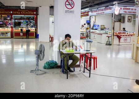 LAO - VIENTIANE LA COMPROMISE Même si elle se rapproche du million d’habitants, Vientiane a encore les allures d’une bourgade à côte des mégapoles des Stock Photo