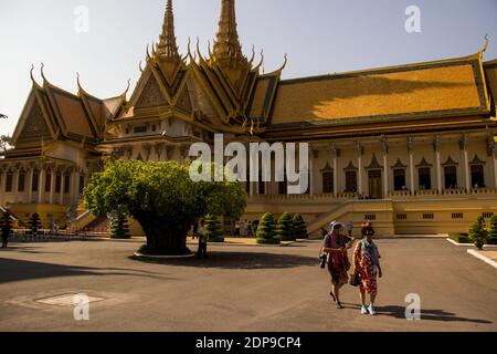 KHM - MONUMENTS DE PHNOM PENH Palais Royal de Phnom Penh. KHM - MONUMENTS OF PHNOM PENH Royal Palace of Phnom Penh. Stock Photo