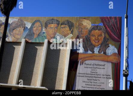 Los Angeles, California, USA 16th December 2020 A general view of atmosphere Art Mural of Carol Burnett, Cher, Elvis Presley, Bruce Lee, Rudolph Valentino and Judy Garland at Hollywood High School during Coronavirus Covid-19 pandemic on December 16, 2020 in Los Angeles, California, USA. Photo by Barry King/Alamy Stock Photo Stock Photo