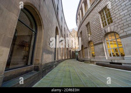 Library Walk, Manchester, behind Manchester Central Library off Mount Street, with Town Hall extension to the left. England, UK Stock Photo