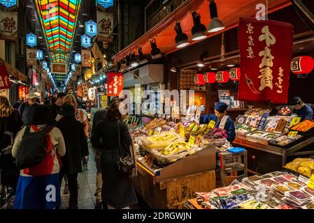 Main corridor of the Nishiki market, Kyoto, Japan Stock Photo