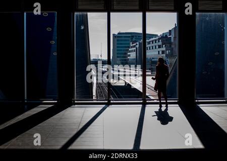 Commuters at Reading Railway Station in Berkshire 22 April 2015 Neil TUrner Stock Photo