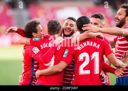 Roberto Soldado of Granada celebrates after his goal 2-0 with teammates during the Spanish championship La Liga football mat / LM Stock Photo