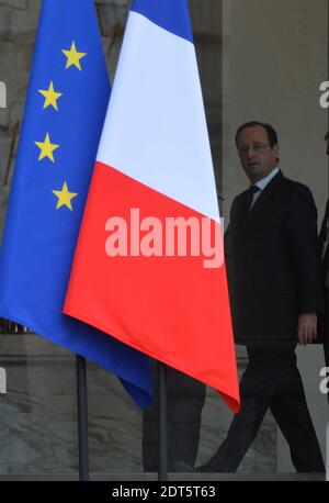 French president Francois Hollande after the weekly cabinet meeting at Elysee presidential Palace in Paris, France on junuary 29, 2014. Photo by Christian Liewig/ABACAPRESS.COM Stock Photo