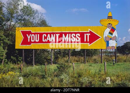 South of the Border Billboard, 'You Can't Miss It', Dillon, South Carolina, USA, John Margolies Roadside America Photograph Archive, 1986 Stock Photo