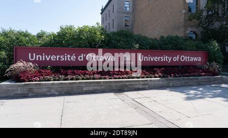 University of Ottawa sign at the campus in Ottawa, Ontario, Canada Stock Photo