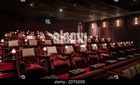 Dolphin mall cinema hi-res stock photography and images - Alamy