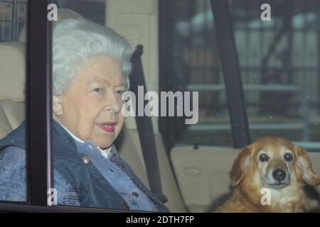 PA REVIEW OF THE YEAR 2020 - PA PHOTOGRAPHERS' FAVOURITE IMAGES File photo dated 19/03/20 of Queen Elizabeth II leaving Buckingham Palace, London, for Windsor Castle to socially distance herself amid the coronavirus pandemic. Selected by PA Photographer Aaron Chown as his own favourite picture of the year. Stock Photo