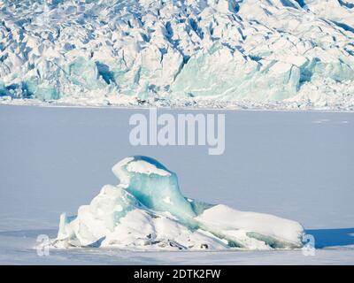 Glacier Fjallsjoekull and frozen glacial lake Fjallsarlon in Vatnajokull NP during winter. Europe, Northern Europe, Iceland, February Stock Photo