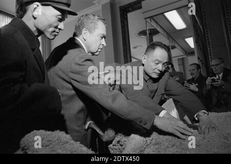 Beijing, China. 24th July, 2020. Richard NIXON, politician, former US President, here at an agricultural exhibition in Beijing, China, Â | usage worldwide Credit: dpa/Alamy Live News Stock Photo