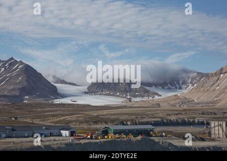 Ny-Alesund, Svalbard, Norway - July 24 2017: Hotel at town of Ny Alesund in Svalbard, a Norwegian archipelago between Norway and North Pole. It's the Stock Photo