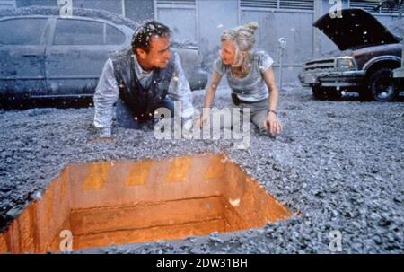 VOLCANO 1997 20th Century Fox film. Anne Heche and Tommy Lee Jones discover magma flowing under Los Angeles. Stock Photo