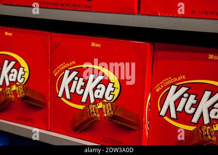 KitKat candy bars on the shelf in store.  Pennsylvania, New York, USA Stock Photo