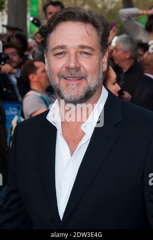 Russell Crowe Paris fans What So for Celebrity Culture