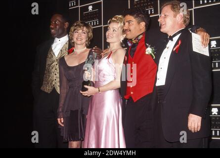 James McDaniel, Sharon Lawrence, Gail O'Grady, Nicholas Turturro, Gordon Clapp at the 1st Annual Screen Actors Guild Awards in Universal City, CA, February 25th, 1995 / File Reference # 34000-1685PLTHA Stock Photo