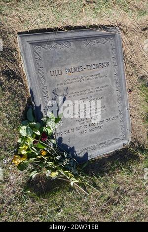 Glendale, California, USA 21st December 2020 A general view of atmosphere of actress Lilli Palmer's Grave and where husband actor Rex Harrison ashes were scattered at Forest Lawn Memorial Park on December 21, 2020 in Glendale, California, USA. Photo by Barry King/Alamy Stock Photo Stock Photo