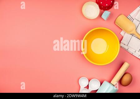 Baking or cooking background frame. Ingredients, kitchen items for baking. Kitchen utensils, flour, eggs, sugar. Text space, top view Stock Photo