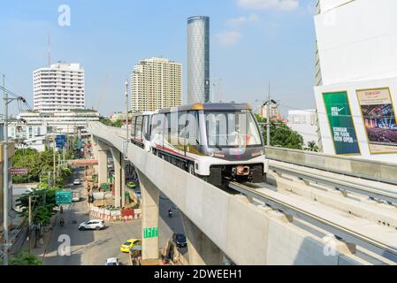 Bangkok,Thailand - 19 Decemmber, 2020: Electric train golden line coming to Krung Thon Buri station Stock Photo