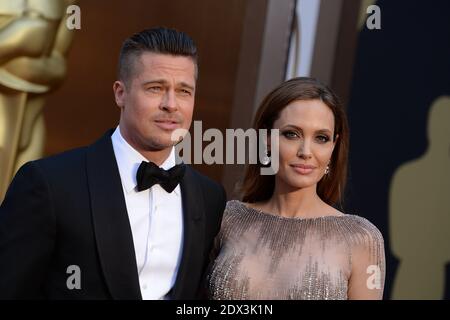 Brad Pitt and Angelina Jolie are married!