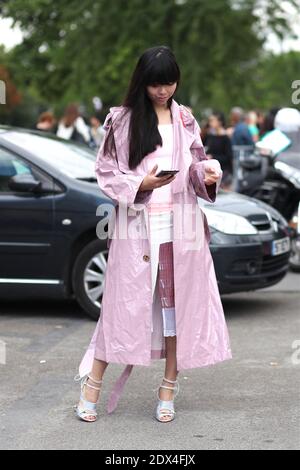 Street style, Justine Lee arriving at Chanel Fall-Winter 2017-2018 Haute  Couture show held at Grand Palais, in Paris, France, on July 4, 2017. Photo  by Marie-Paola Bertrand-Hillion/ABACAPRESS.COM Stock Photo - Alamy