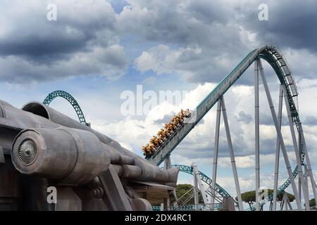 Inversion coaster hi res stock photography and images Alamy