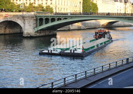 Installation for the 13th edition of Paris-Plage along the Seine in Paris, France, July 17, 2014, a temporary artificial beaches, which takes place from July 19 to August 17, 2014 in Paris, France on July 17, 2014 . Photo by Thierry Plessis / ABACAPRESS.COM Stock Photo